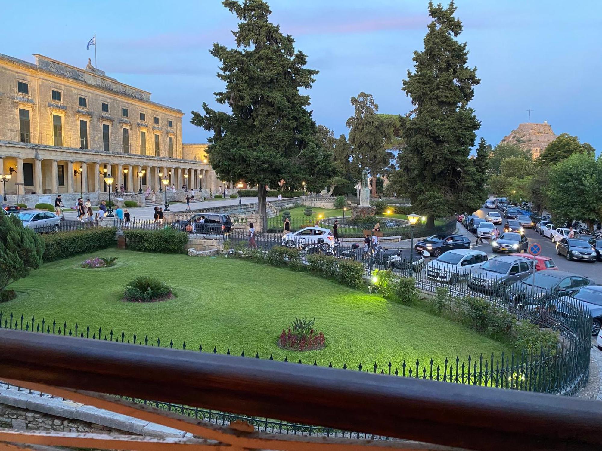 Palazzo Luxury Suite - View To Liston Square & Old Fortress Of Corfu Old Town Eksteriør bilde